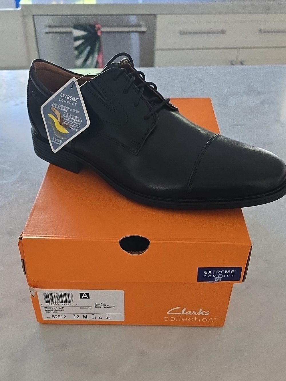 Clarks Men’s Black Leather Cap-Toe Oxford